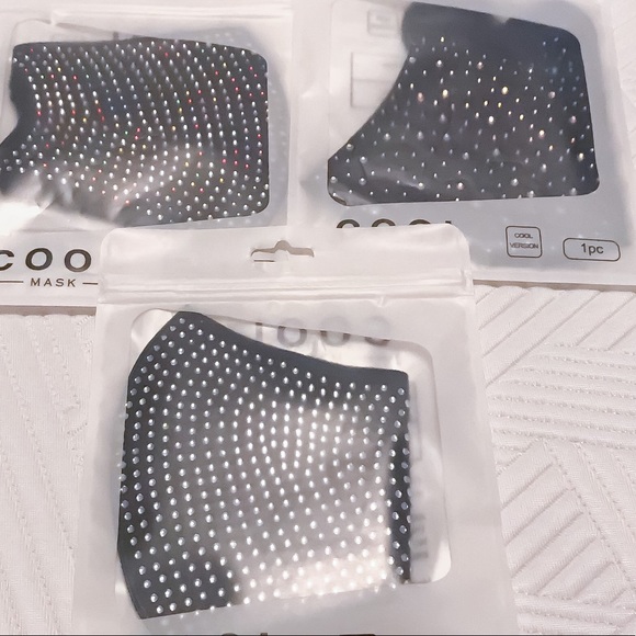 SOLD OUT🆕🔥 RHINESTONE FACE MASK - Picture 9 of 11